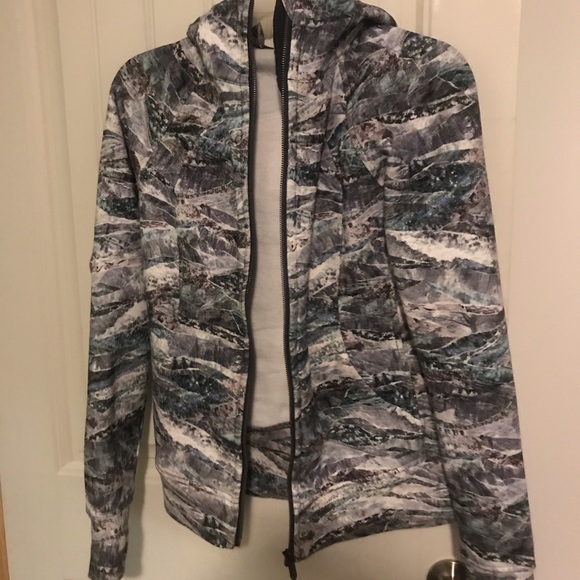 Lululemon jacket - Picture 2 of 5